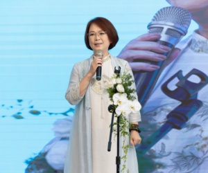 Mỹ nhân 'Bao Thanh Thiên' Triệu Vĩnh Hinh tới Việt Nam