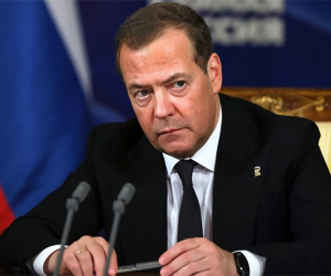 Ông Medvedev cảnh báo nếu Mỹ tấn công mục tiêu Nga sẽ 'châm ngòi thế chiến'