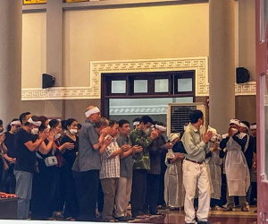 Tang thương bao trùm lễ tang của hai mẹ con chủ căn nhà trọ xảy ra vụ cháy khiến 14 người thiệt mạng