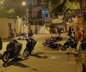Nữ tài xế taxi công nghệ tông hàng loạt xe máy, nhiều người bị thương
