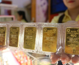 Ngân hàng Nhà nước bất ngờ công bố dừng đấu thầu bán vàng miếng