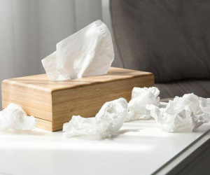 Tại sao không nên đặt giấy vệ sinh ở đầu giường?