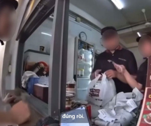 Shipper đứng đợi 30 phút nhưng bị ngó lơ và câu nói của nhân viên quán cơm tấm gây phẫn nộ: 'Đâu có phân bì với khách được đâu anh'