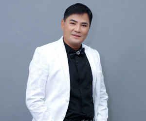 Ca sĩ Chế Thanh: 'Bà xã hứng thú khi tiếp xúc với những cô bồ của tôi'
