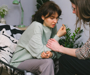 Em gái bàng hoàng vì chồng đòi ly hôn, nhìn dung nhan tiểu tam tôi cũng sốc