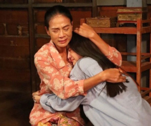 Muốn ly hôn vì 7 năm chưa có con, mẹ chồng nói một câu khiến nàng dâu nghẹn ngào