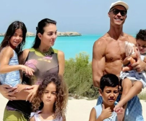 Ronaldo tức tốc đi 'chữa lành' sau trận chung kết khóc hết nước mắt