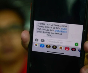 Tăng phí SMS banking, có ngân hàng thu tới nửa triệu đồng/tháng