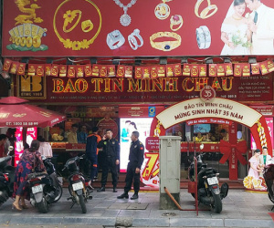 Ngân hàng đồng loạt bán vàng: 'Phố vàng' vắng lặng, treo biển hết hàng