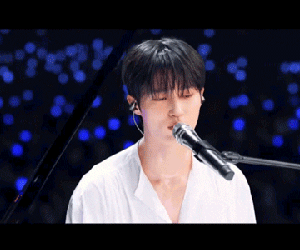 Nam thần Cõng Anh Mà Chạy có bản hit 'vượt mặt' Jennie - Zico, hot thế này debut làm ca sĩ luôn được không?