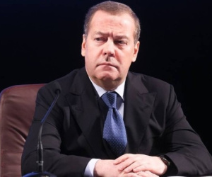 Ông Medvedev cảnh báo Nga có thể trang bị vũ khí cho đối thủ của Mỹ