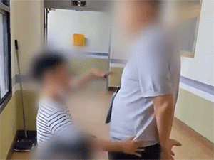 Học sinh tiểu học liên tục tát vào mặt hiệu phó, video ghi lại sự việc khiến dân mạng Hàn Quốc phẫn nộ