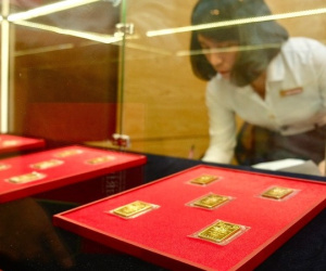 Ngân hàng tiếp tục giảm mạnh giá vàng miếng SJC, 'bốc hơi' 1 triệu đồng/lượng