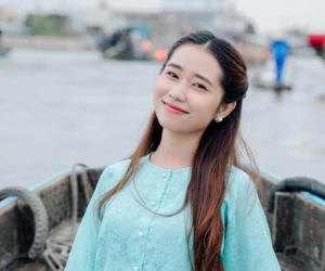 Danh tính cô gái điềm tĩnh, có màn xử lý đỉnh chóp khi Võ Hà Linh hoảng loạn vì sự cố khi livestream