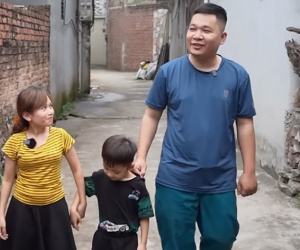 Cô gái 1m26 'cưa đổ' chàng 1m63, sinh con khỏe mạnh: Mẹ chồng không tin con dâu có thể mang thai