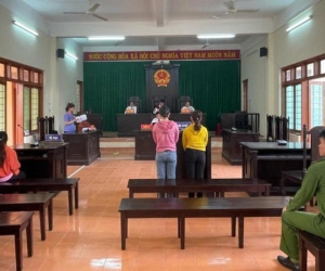Giao xe máy cho con chưa đủ 16 tuổi đi 'săn mây', 2 người mẹ lĩnh án