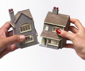 Lúc bố chồng chia tài sản, chị giúp việc quỳ xuống cầu xin một câu liền được ông chia cho nửa gia tài: Nỗi xấu hổ muốn độn thổ