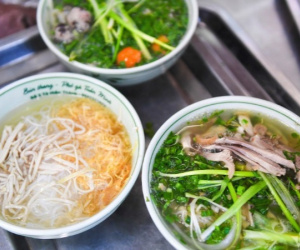 5 quán bún thang ngon ở Hà Nội, khách xếp hàng dài chờ thưởng thức mỗi ngày