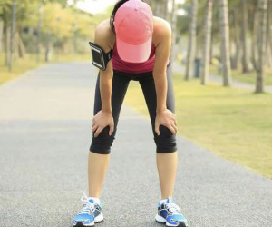 Càng đi bộ nhiều càng sống thọ? Bác sĩ nói thật: Có 5 dấu hiệu này khi đi bộ thì sức khỏe gặp nguy, nên kiểm tra càng sớm càng tốt