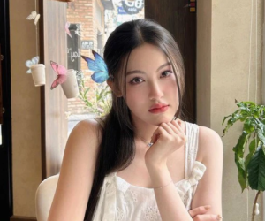 Bạn gái HIEUTHUHAI bỗng đăng trạng thái lạ, gương mặt không thèm son phấn gây xôn xao