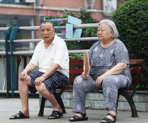 20 năm giúp việc cho người lương hưu cao, tôi nhận ra: Tiền là không đủ để hạnh phúc ở những năm cuối đời