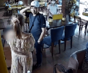 Nữ diễn viên bị chồng thứ 4 đánh thẳng vào mũi, dùng dao đe doạ gây chấn động Vbiz