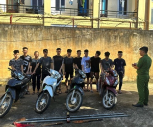 Truy 'nóng' nhóm thanh thiếu niên vùng ven Hà Nội, mang hung khí định đi giải quyết mâu thuẫn