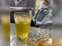Kinh hoàng 'thứ nhờn nhờn' người dân vớt ra khỏi cốc nước vối vừa mua