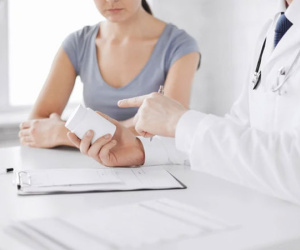 Người phụ nữ 35 tuổi sốc vì gan tổn thương nghiêm trọng: BS nói do uống thứ này trong 3 năm