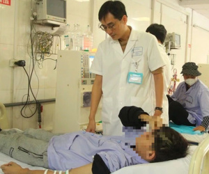 Nam sinh 21 tuổi phải lọc máu cấp cứu do thận hư: Bác sĩ thốt lên 'sức chịu đựng phi thường'