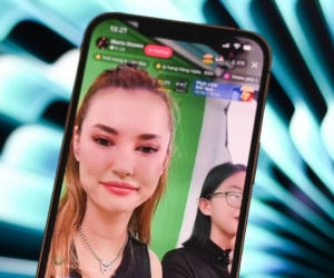 'Thánh nữ' phim người lớn bất ngờ livestream bán hàng ở TPHCM, lượng tương tác ra sao?