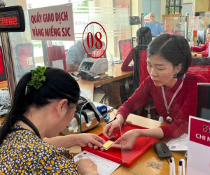 'Giật mình' với số lượng đăng ký mua vàng miếng SJC trực tuyến