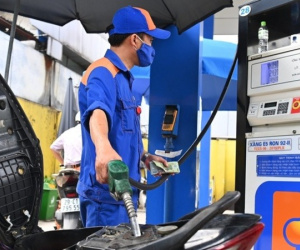 Giá xăng ngày mai tiếp tục tăng?