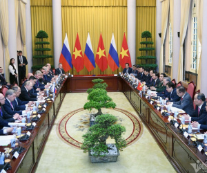 Hình ảnh Chủ tịch nước Tô Lâm và Tổng thống Nga Putin hội đàm