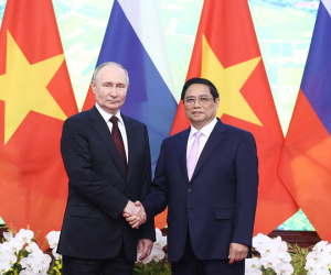 Thủ tướng Phạm Minh Chính hội kiến Tổng thống Nga Putin
