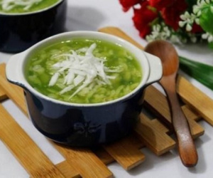 Cốm giờ có thể ăn quanh năm và đây là cách ăn cốm tươi ngon nhất của người Hà Nội