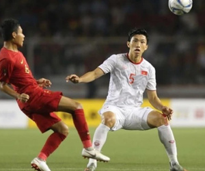 Cuộc gặp Đoàn Văn Hậu - HLV Kim Sang-sik & nỗi sợ hãi của Indonesia