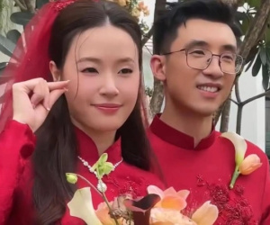 Midu và chồng diện áo dài in một loài hoa đặc biệt trong lễ vu quy, xịn xò cỡ nào mà mất 3 tháng để thực hiện?