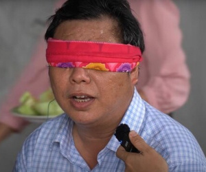 Chồng mù bán tăm dạo xây nhà 3 tầng tặng vợ, 24 năm khiến dân làng kinh ngạc một điều