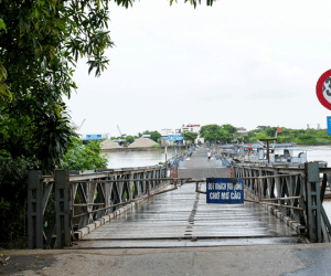 Gãy dầm cầu phao ở Nam Định, hàng trăm phương tiện phải tìm lối đi khác