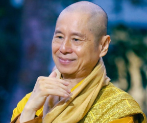 Xôn xao việc ông Thích Chân Quang lấy bằng tiến sĩ sớm, ĐH Luật Hà Nội nói gì?