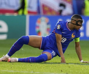 Mbappe đá kém vì... mặt nạ