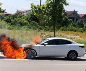 Từ vụ cháy xe Mazda3: Sửa xe ngập nước, sai một ly đi một dặm