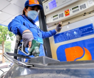 Giá xăng dầu tăng lần thứ ba liên tiếp trong tháng