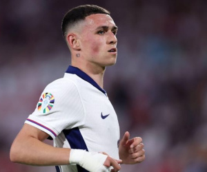 Phil Foden tức tốc bay trở lại hội quân tuyển Anh