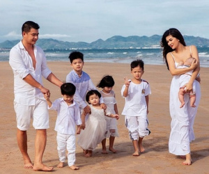 Cuộc sống của nàng hậu nhiều con nhất Vbiz: Sắc vóc đáng kinh ngạc sau 6 lần sinh con, từng cùng gia đình quyết 'bỏ phố về vườn'