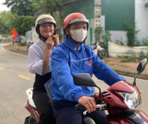 Những nghĩa cử đẹp làm ấm lòng sĩ tử trong buổi thi tổ hợp