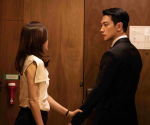 Ông xã Kim Tae Hee ngoại tình với chị đẹp U50 ở phim mới?