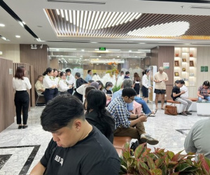 Xác thực sinh trắc học: Nhiều người rối bời, nhân viên ngân hàng bó tay