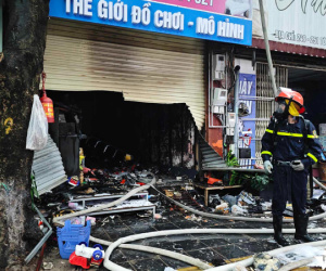 Cháy nhà ở kết hợp kinh doanh đồ chơi xe điện ở Hà Nội lúc rạng sáng